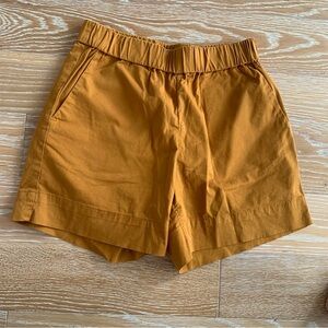 Everlane mustard easy short size 6